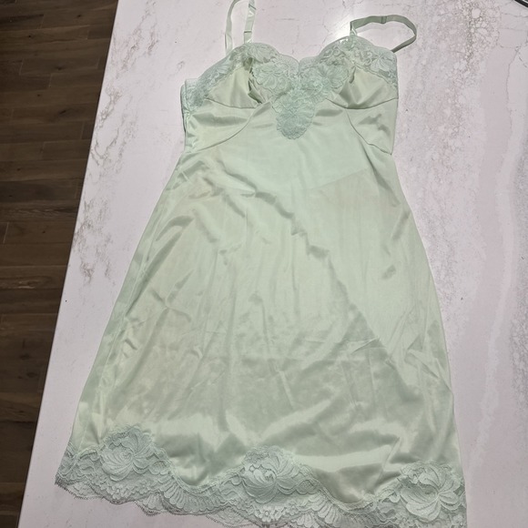 Vanity Fair Other - Vintage 70s Sears slip polyester negligee SZ 32 S Lt green  Lace Adj Straps